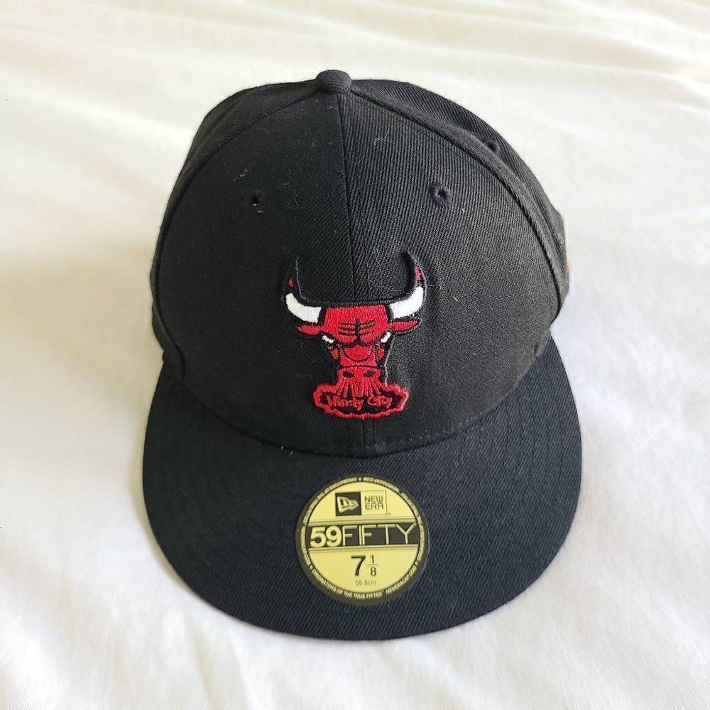 59Fifty Windy City Hat Mens 7 1/8 Black Beanie Chicago Bulls New Era Sports Wear